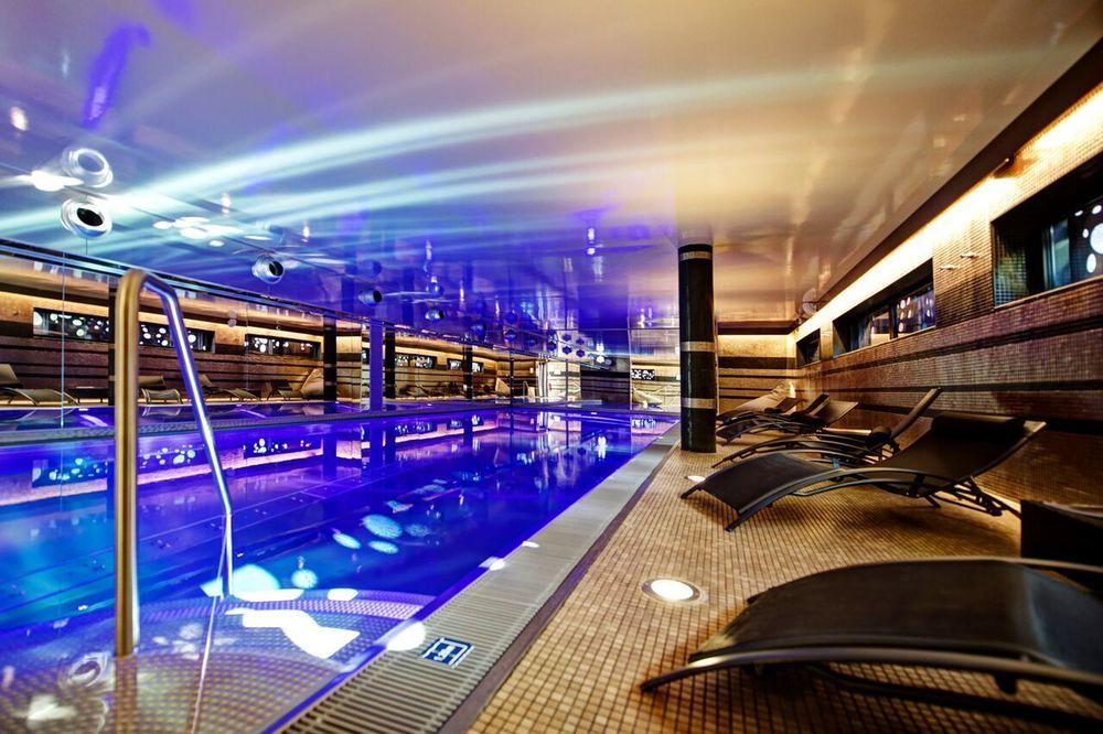 L'Hermitage Gantois, Autograph Collection Лилль Экстерьер фото The pool at the InterContinental London The O2