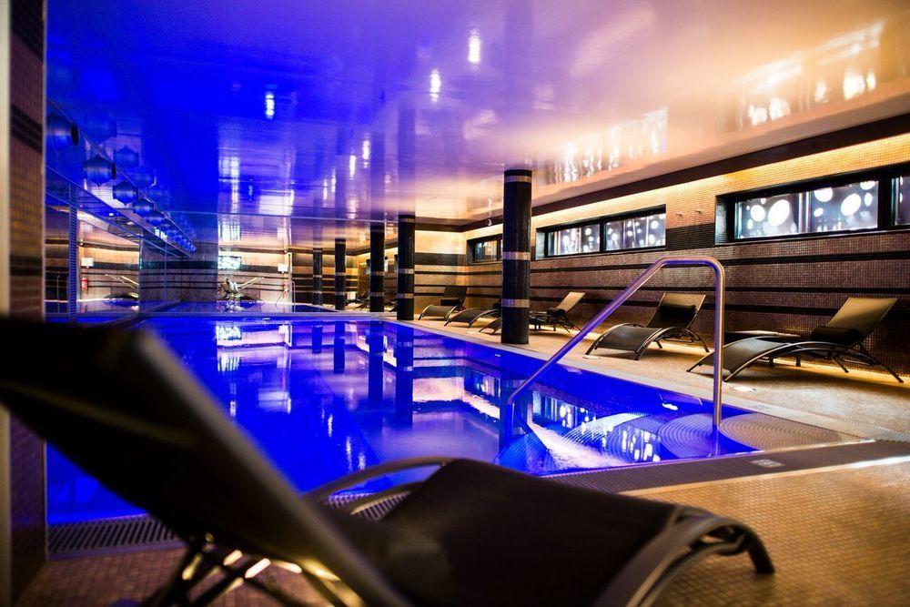 L'Hermitage Gantois, Autograph Collection Лилль Экстерьер фото The swimming pool at the hotel