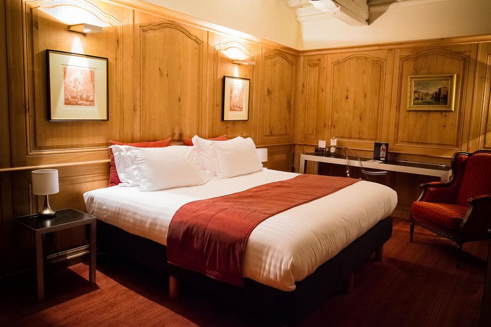 L'Hermitage Gantois, Autograph Collection Лилль Экстерьер фото A bedroom at the hotel