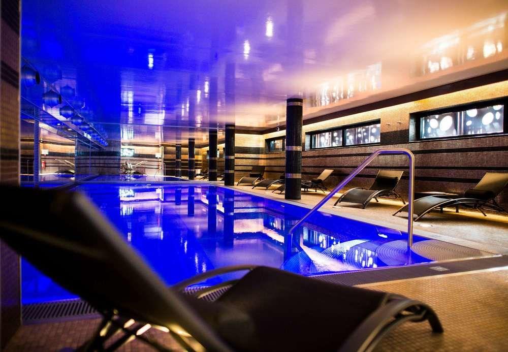 L'Hermitage Gantois, Autograph Collection Лилль Экстерьер фото The swimming pool at the hotel